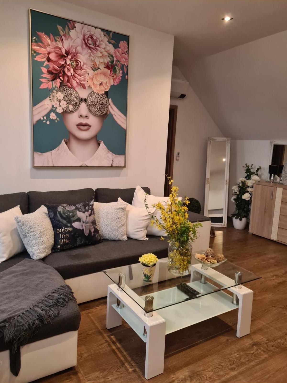 Apartment Zvonarska With Parking Кошице Екстериор снимка